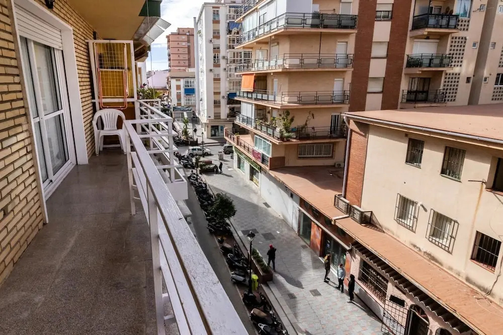 Fuengirola Centre - Modern 2BR Apartment -one Step to Everything