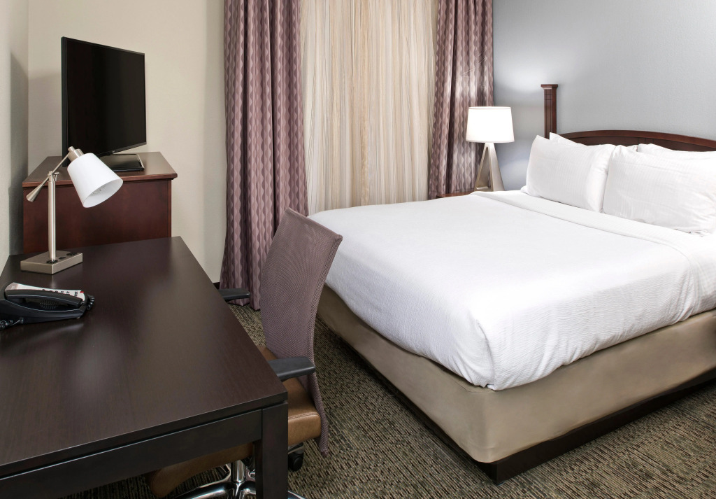 Staybridge Suites - Charlotte Ballantyne by IHG
