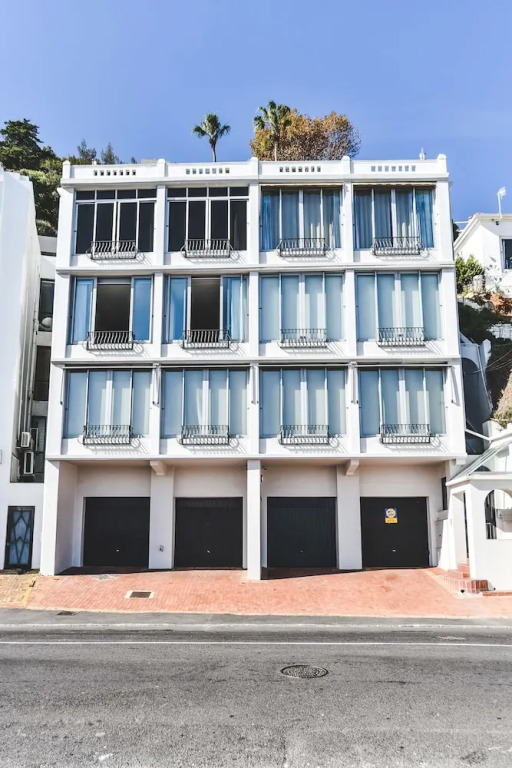 Hamilton Court 2