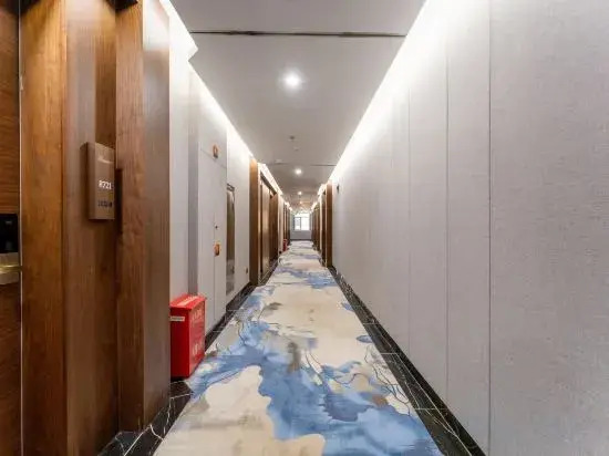 Zhangye Ruichi International Hotel (Zhangye West High-speed Railway Station Aegean Shopping Mall)