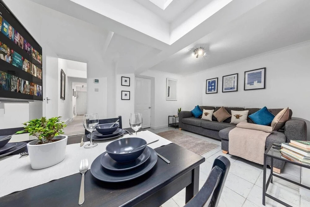 Serviced Flat Near Hyde Park Marble Arch W2 London
