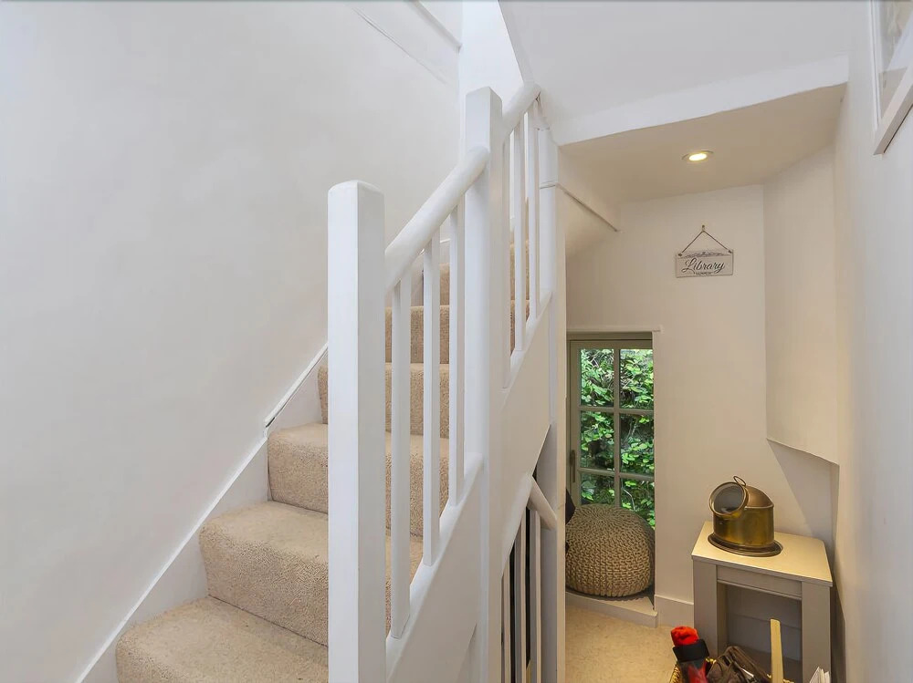 Oversteps House