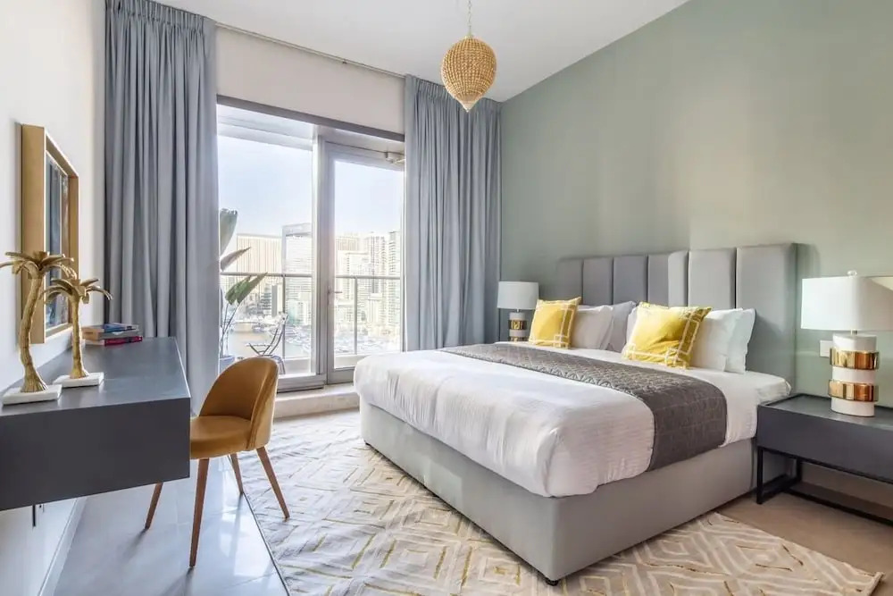 Modern & Classy 1BR Overlooking Marina!