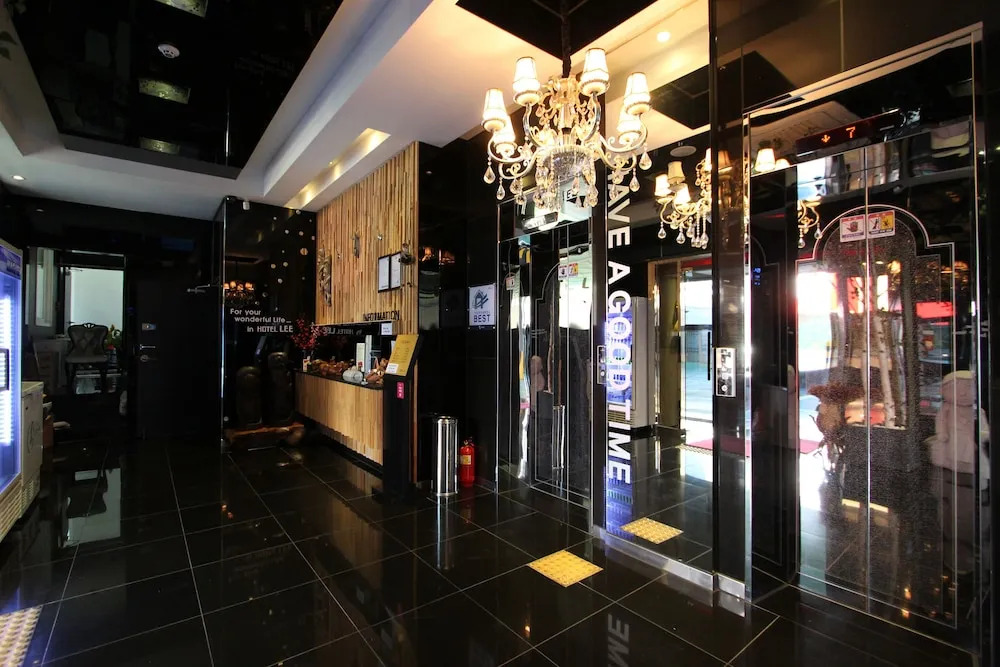 Hotel Lee