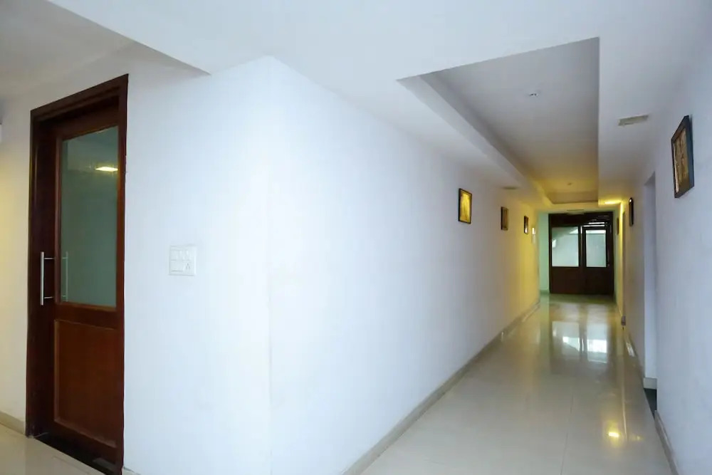 Oyo 15992 Central Hotel