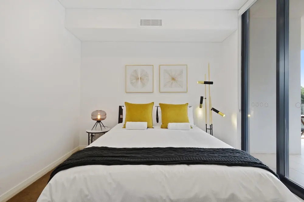 HomeHotel-Waterside Luxury & New Residences