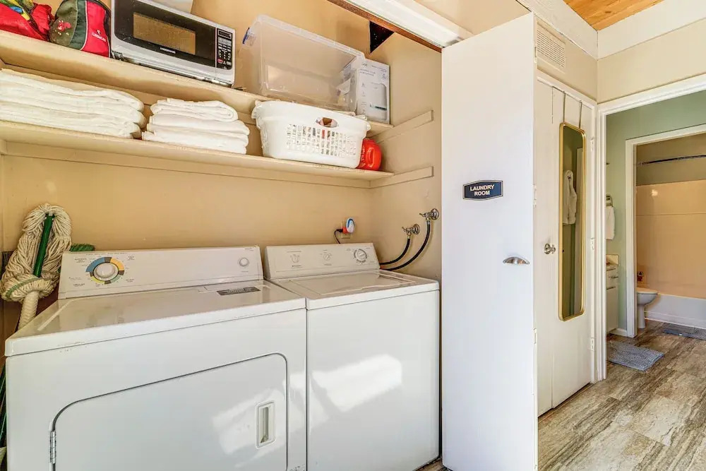 5 Mi to Northstar Skiing: 'bear Den' Home w/ Decks