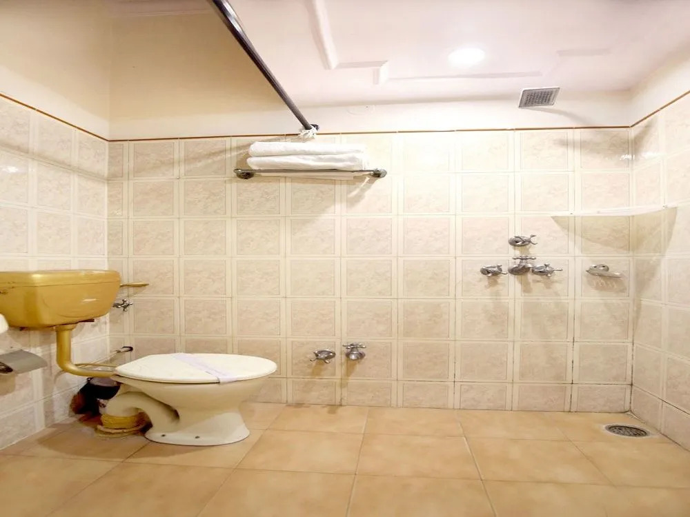 OYO 966 Hotel Sallow International
