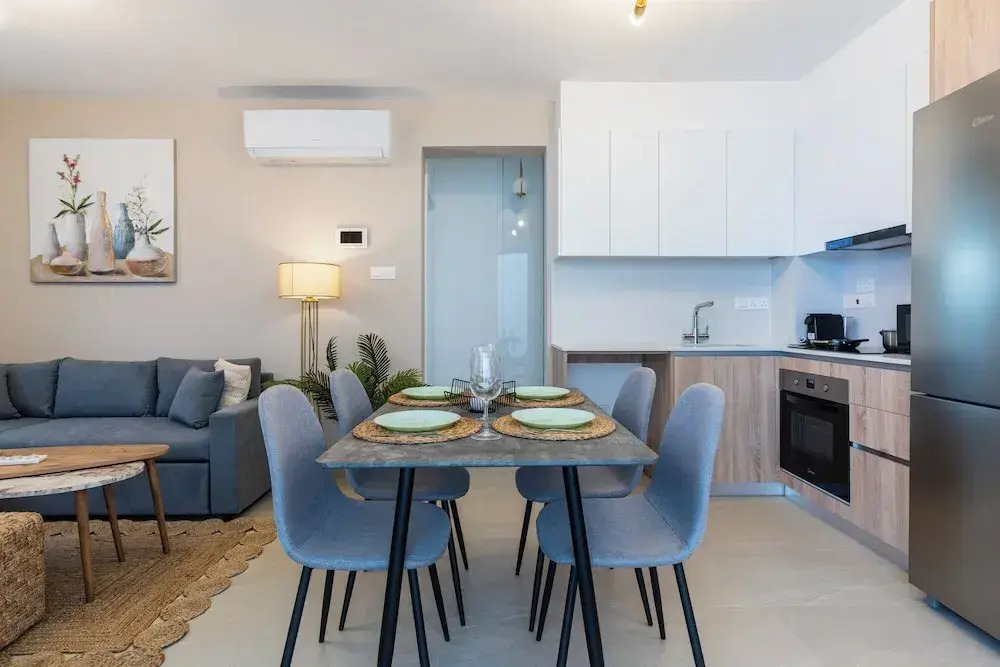 Jas Living - Chic Apts & Balconies in Larnaca