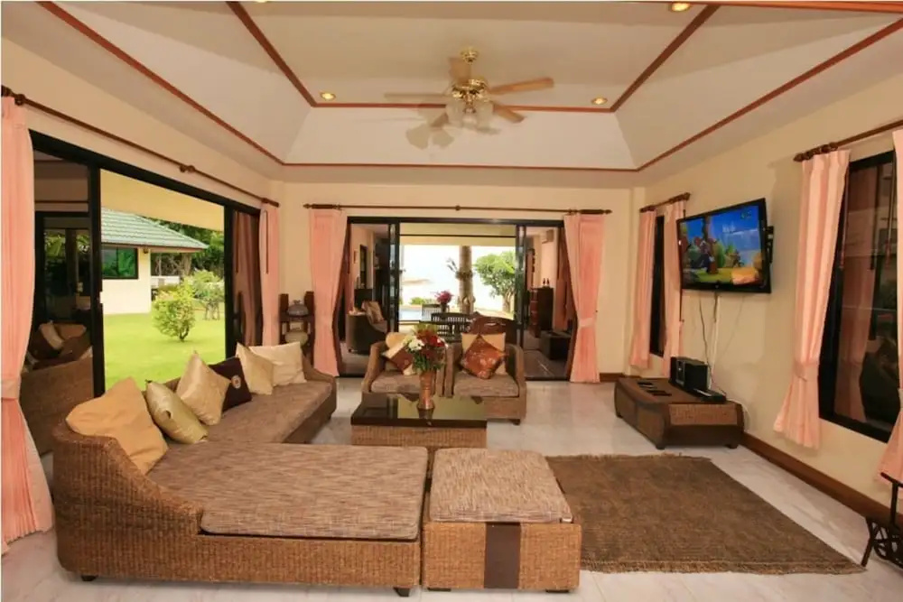 8 Bedroom Twin villas on Samrong Bay beach front resort