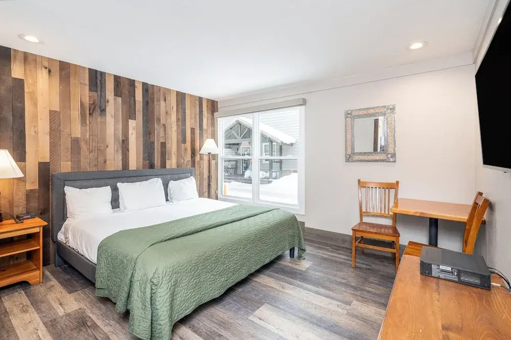 Mountainside Inn 208 1 Bedroom Hotel Room by Alpine Lodging Telluride