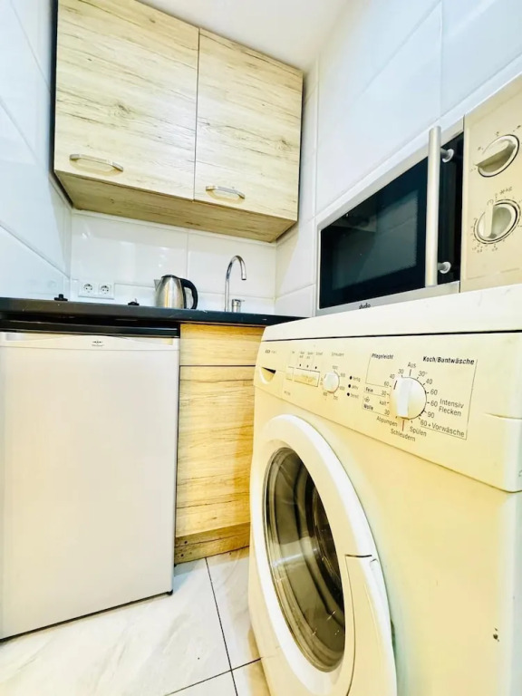 Bright Studio Stay Apt Near Rathausplatz