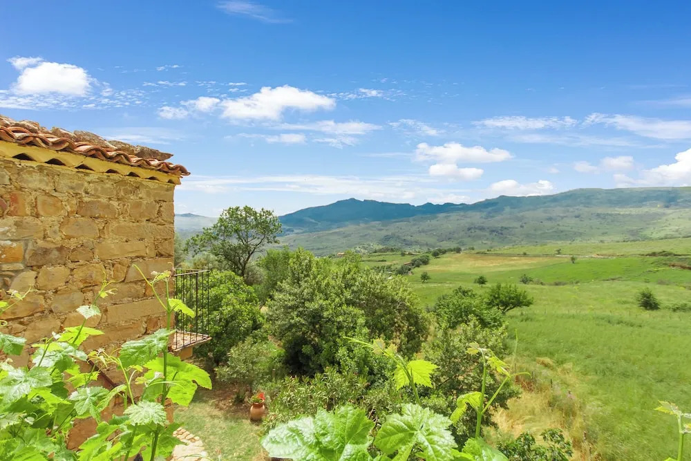 Villa Olmo With Private Pool - Happy Rentals