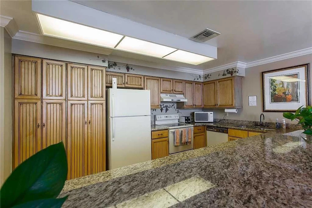 Shores Club 403 - Two Bedroom Condo