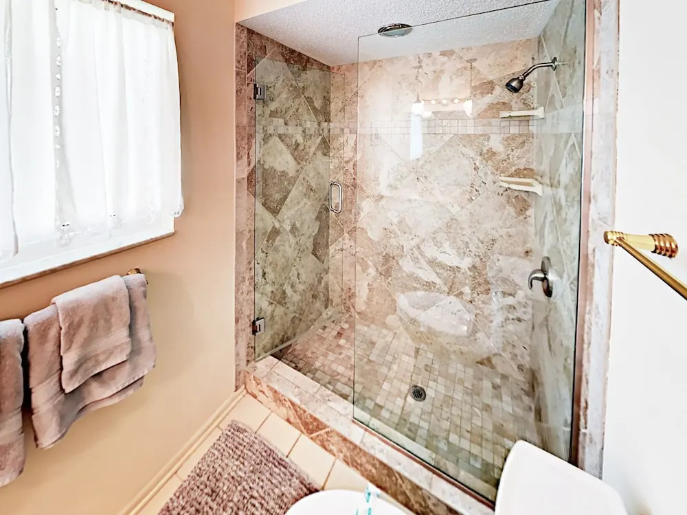 701 Emerald Harbor Drive Home 3 Bedrooms 2 Bathrooms Home