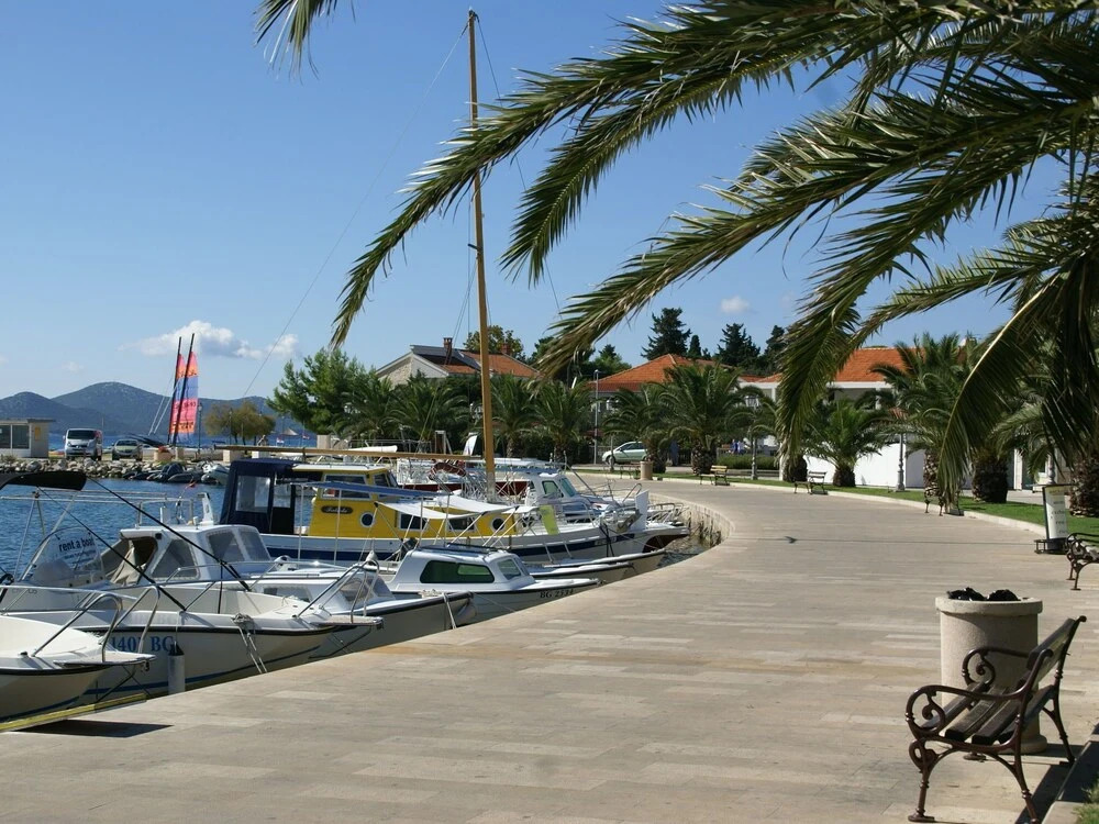 Spacious Apartment in Drage With Parking