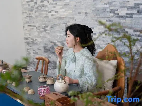 Xiangju·Sunrise Golden Mountain Designer Homestay