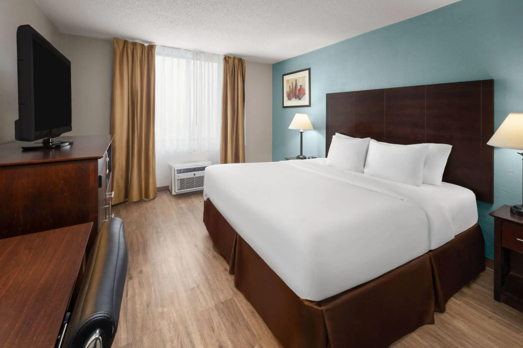 Wyndham Garden Detroit Metro Airport