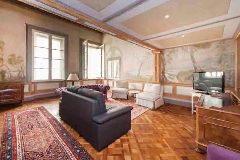 Luxury Apartments by Palazzo Portinari Salviati