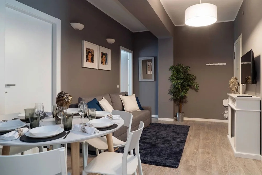 Large Apartment near City Center