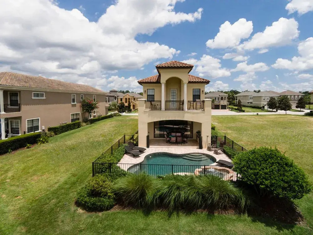 Panoramic Golf Course Views 5 Br home by RedAwning