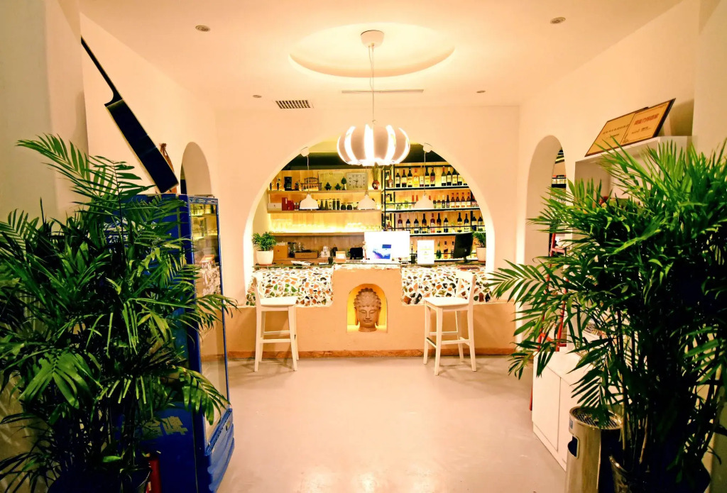 Luoyang Yijia Culture Hotel