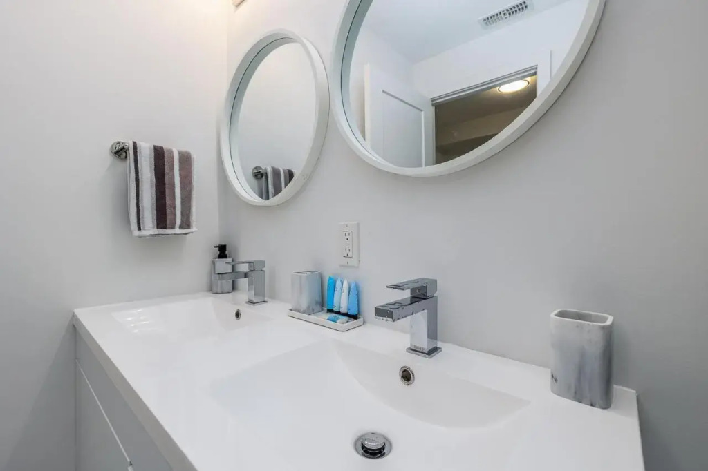 Exquisite 2 Bedroom Apt, mins to the falls.
