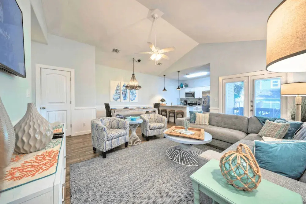 Sleeps 23, 2 Beachside Homes Resort Pool, Walk to the Beach, Balcony + Yard