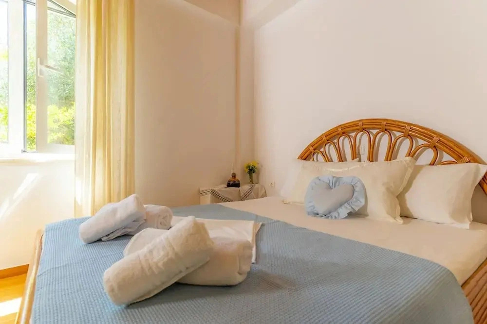 Orestis Stone Apartment for 2 With Garden