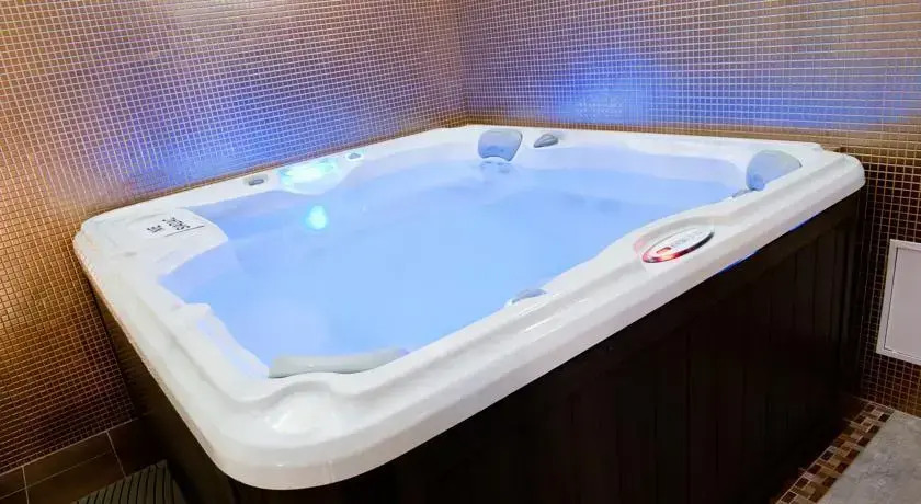Sala Bankietowa i Pokoje Gościnne