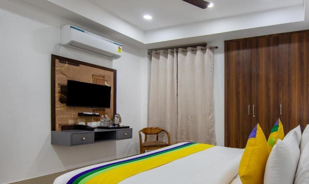 Hotel Fortune Home Noida Sector 135