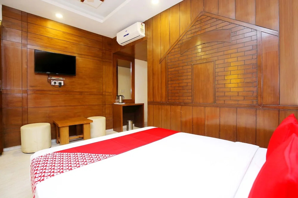 Capital O Hotel Cargo by JD