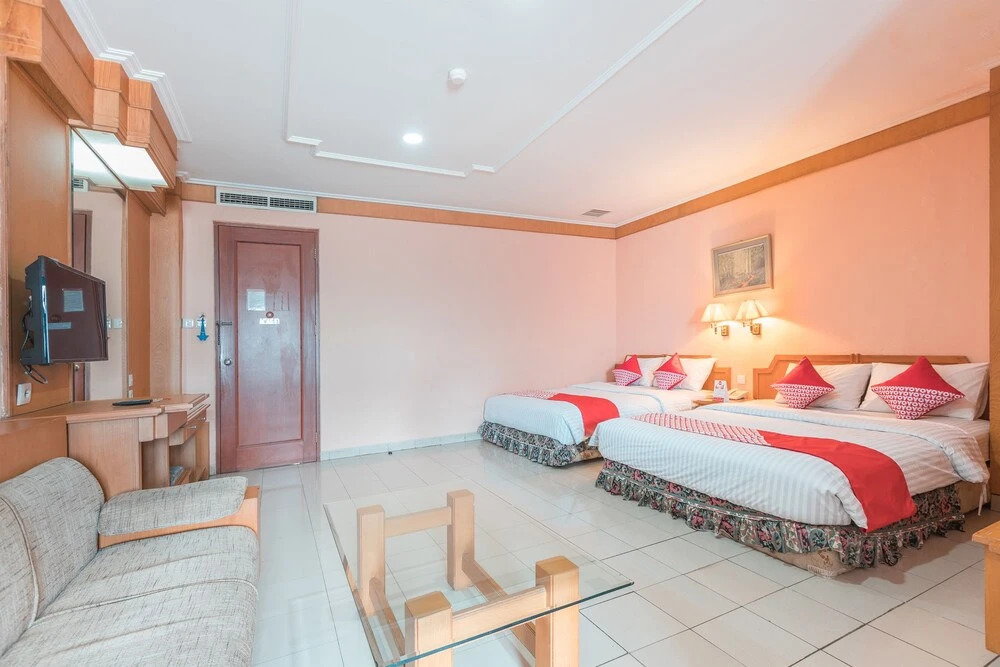 Hotel Capitol by OYO Rooms