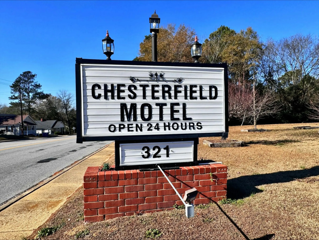 Chesterfield Hotel by OYO Hwy 9