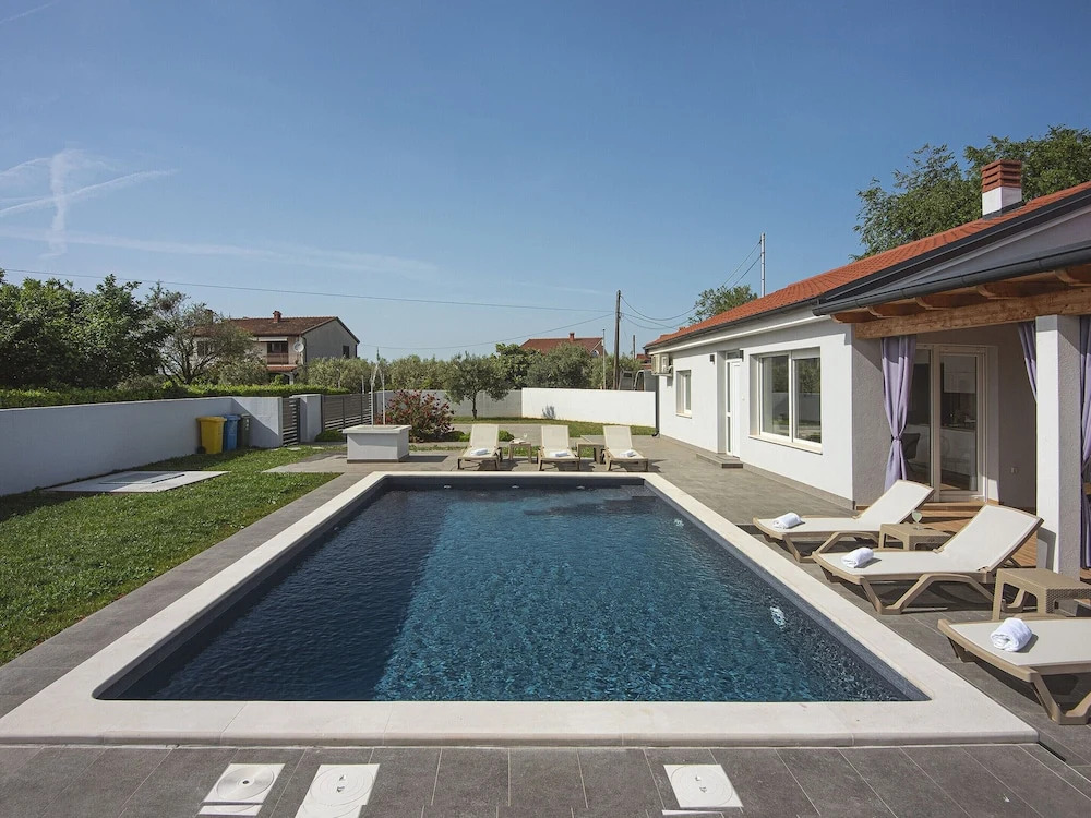 House in Valbandon Near Brijuni National Park