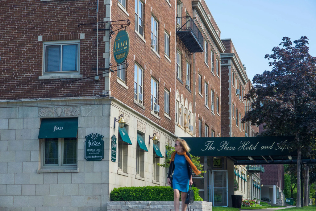 The Plaza Hotel - Milwaukee