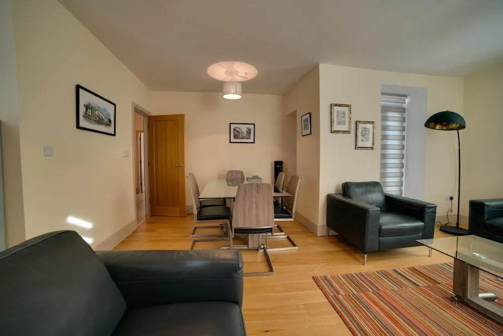 Cs Serviced Apartments
