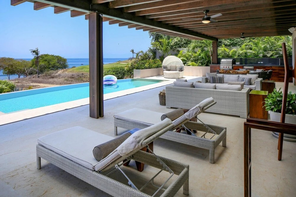 Sunny Vacation Villa 69