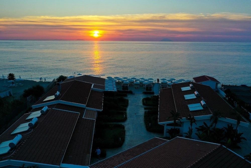 Capo Vaticano Suites