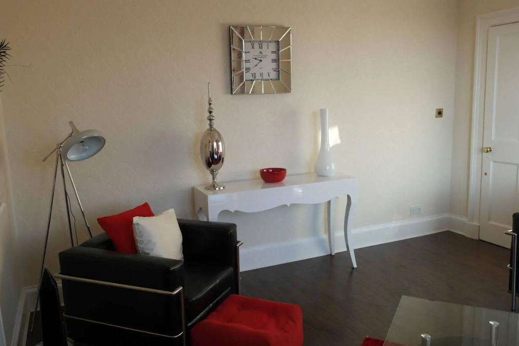 Robert The Bruce Apartment