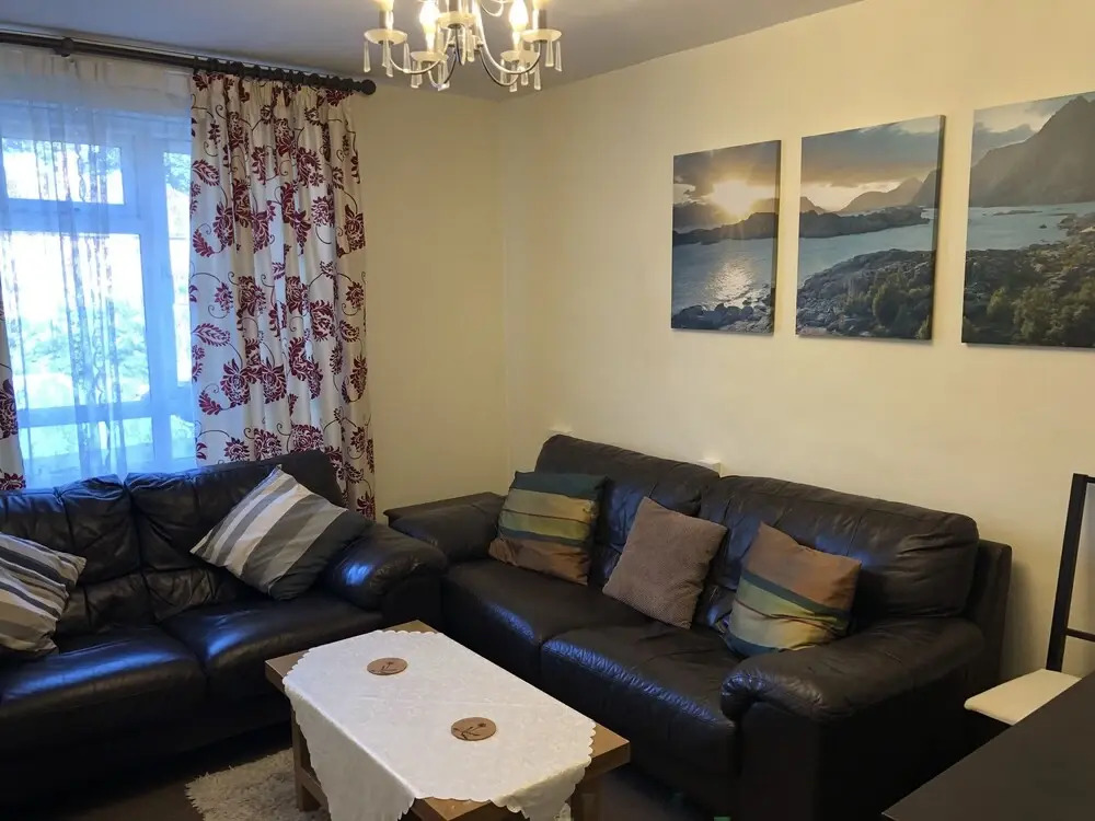 1 Bed-sleeps 4-free Parking-15 Min to Putney