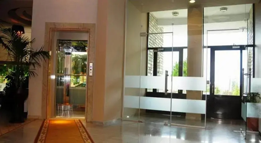 Hotel George