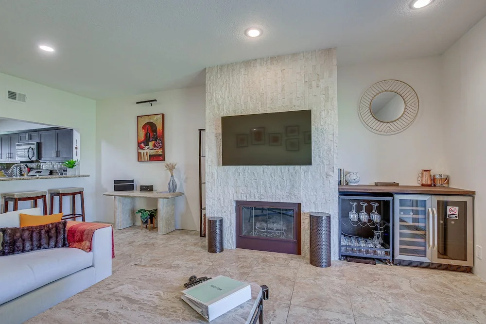 Palm Desert Retreat: Pool Access & On-site Golf!