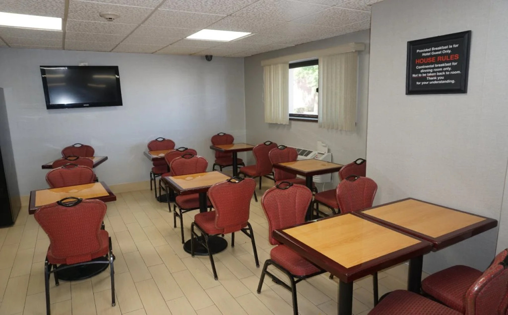 Floral Park Motor Lodge