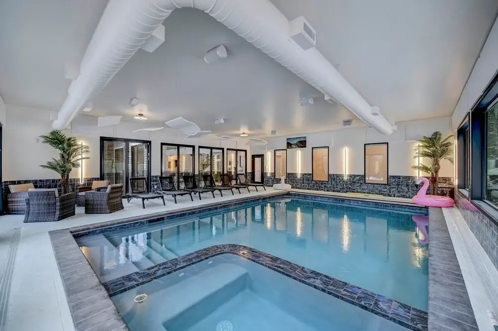The Perfect Escape: Indoor Pool/spa, Vr & Theater 6 Bedroom Home by RedAwning