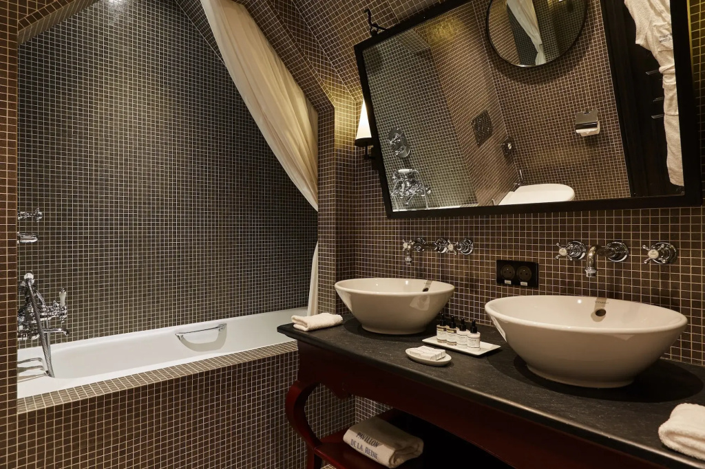 Le Pavillon de la Reine & Spa, Place des Vosges