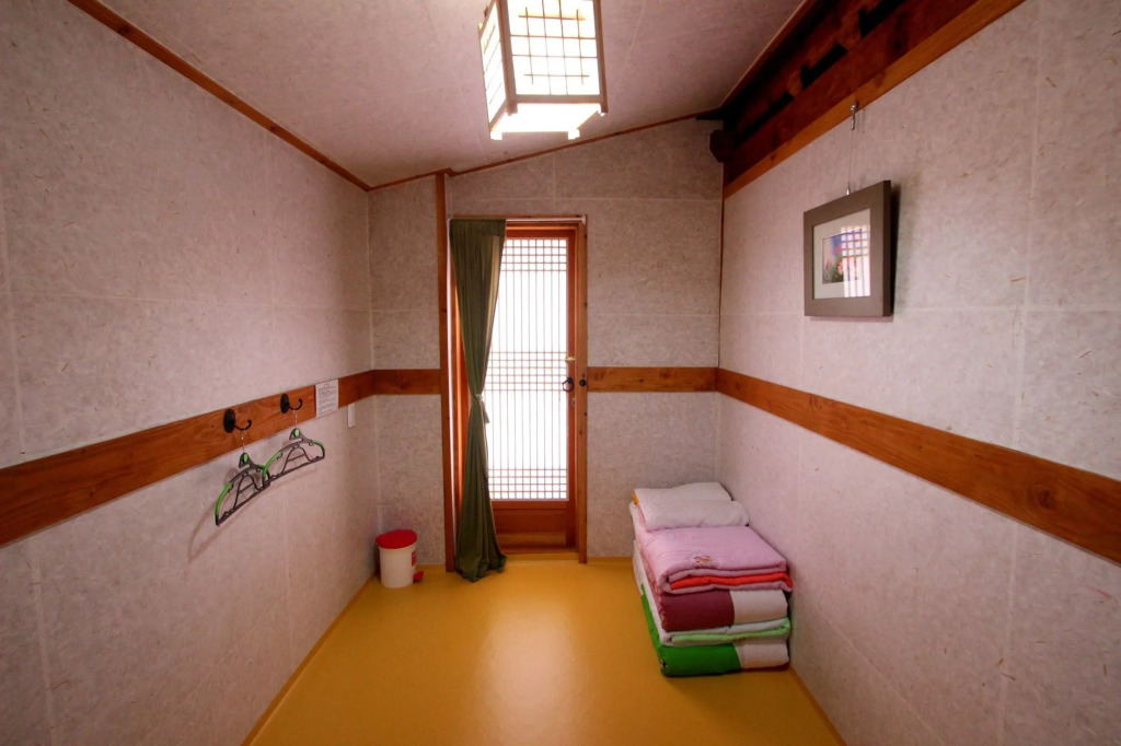 Happiness Full Hanok Guesthouse