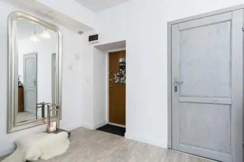 Bently Apartments I