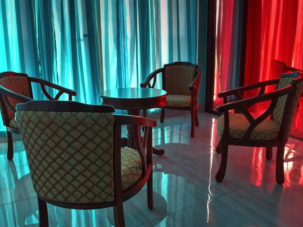 SkylineInn Hotel