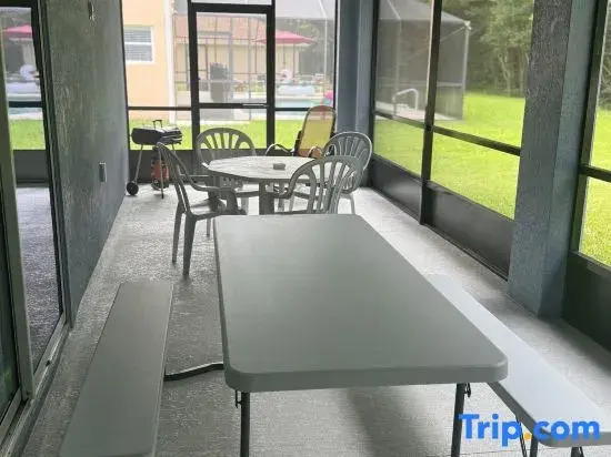 Spectacular NEW Home With Lots of parking Exit 284